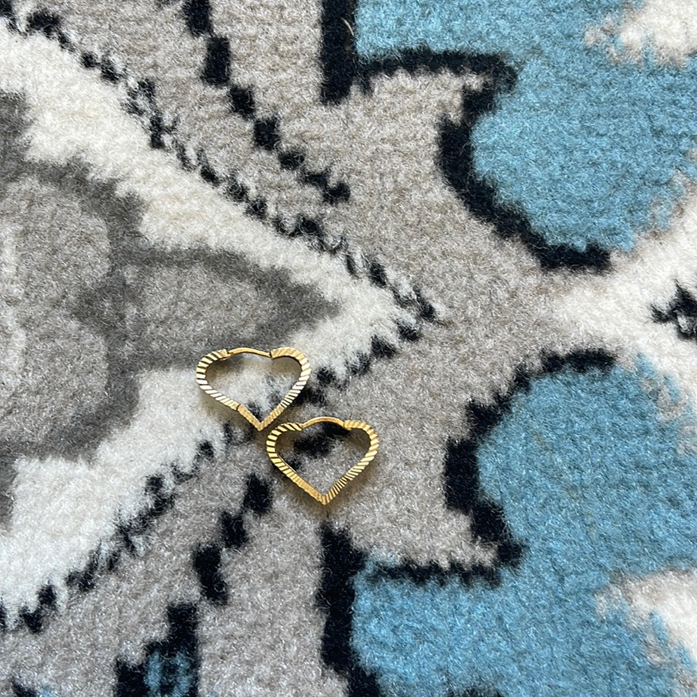Vintage 14k gold heart earrings
